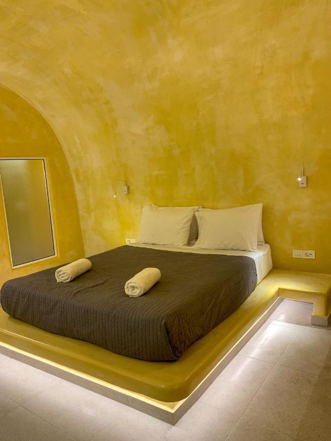 M Residence Santorini Conelia Cave Fira (Santorini) Exterior foto